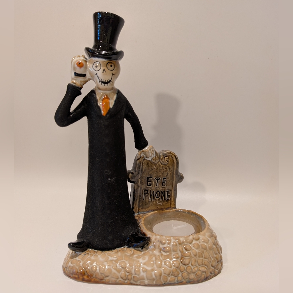 Hilarious Yankee Candle Skeleton "Eye Phone" Halloween Figurine Candle Holder
